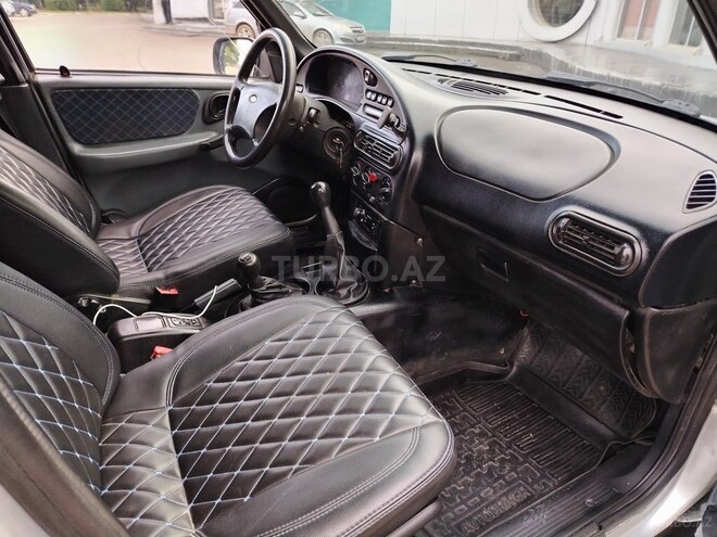 Chevrolet Niva 2004, 338,756 km - 1.7 l - Qazax