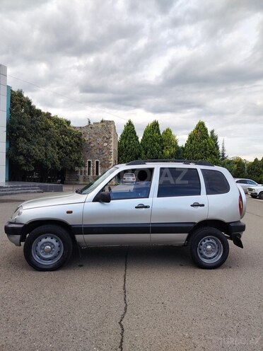 Chevrolet Niva 2004, 338,756 km - 1.7 l - Qazax