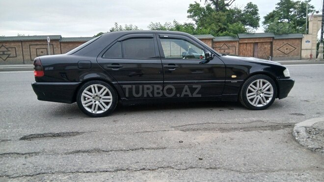 Mercedes C 230 1999, 1,500 km - 2.3 l - Quba