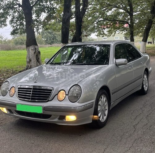 Mercedes E 220 1999, 246,213 km - 2.2 л - Bakı