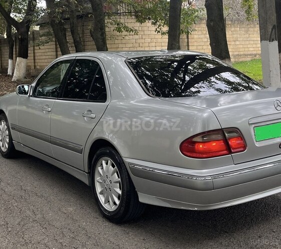 Mercedes E 220 1999, 246,213 km - 2.2 л - Bakı