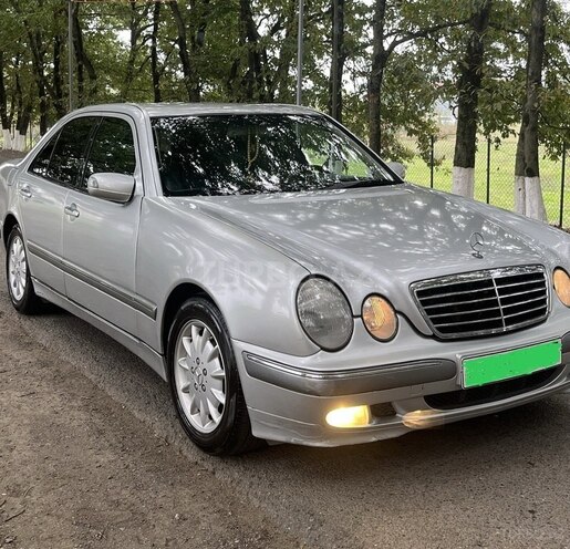 Mercedes E 220 1999, 246,213 km - 2.2 л - Bakı