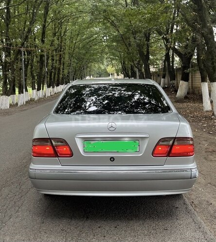 Mercedes E 220 1999, 246,213 km - 2.2 л - Bakı