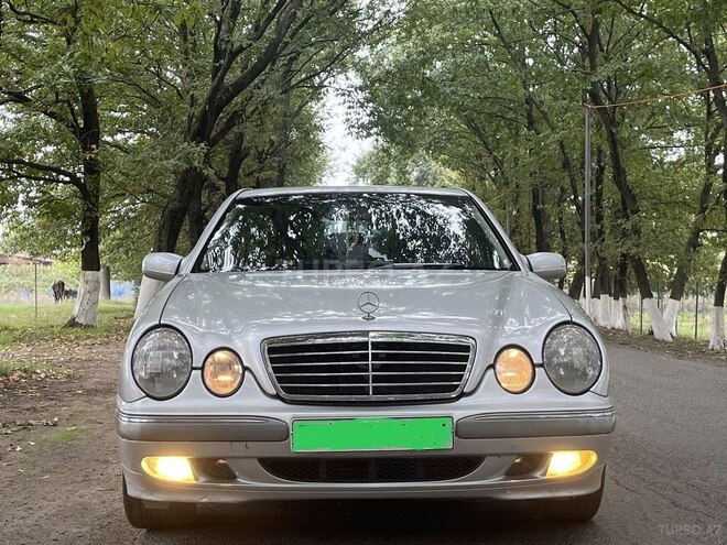Mercedes E 220 1999, 246,213 km - 2.2 л - Bakı