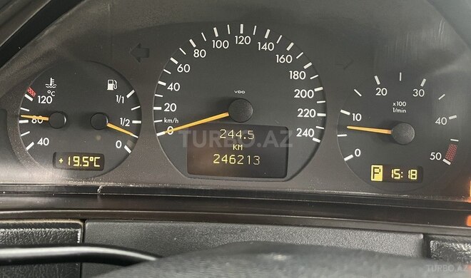 Mercedes E 220 1999, 246,213 km - 2.2 л - Bakı