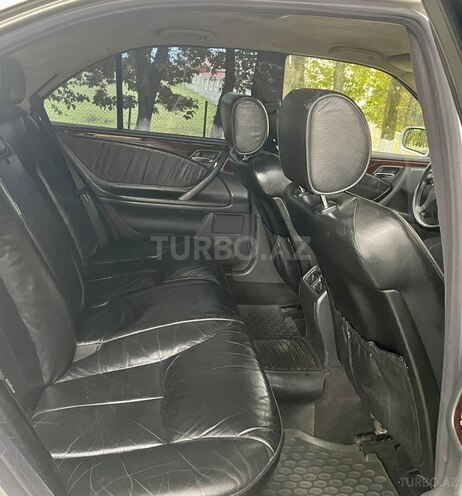 Mercedes E 220 1999, 246,213 km - 2.2 л - Bakı