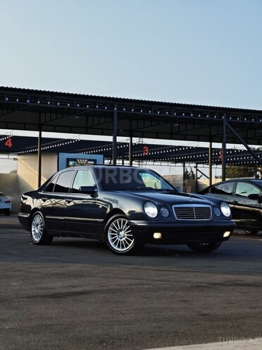 Mercedes E 230 1997, 405,000 km - 2.3 l - Bakı
