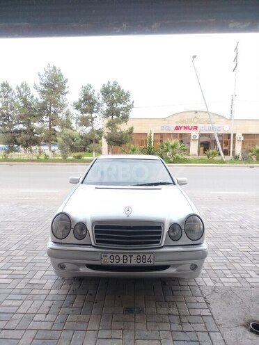 Mercedes E 240 1997, 360,000 km - 2.4 l - Saatlı