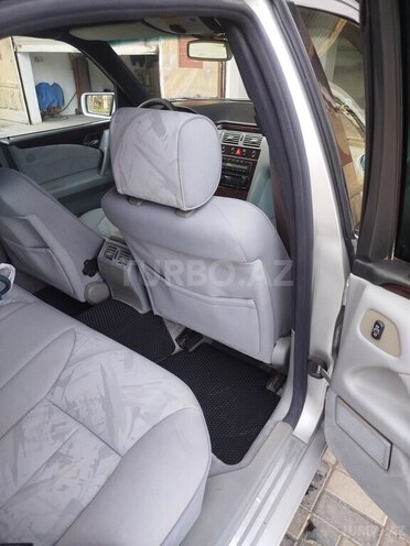 Mercedes E 240 1997, 360,000 km - 2.4 l - Saatlı