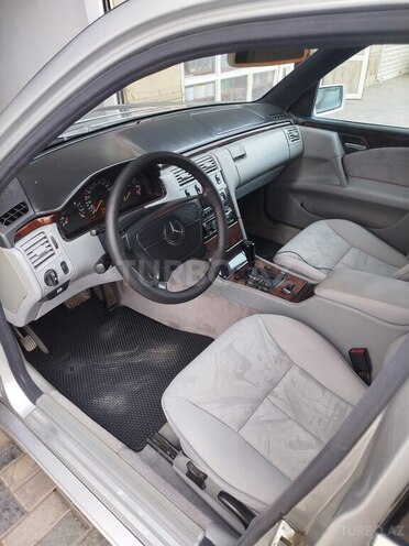 Mercedes E 240 1997, 360,000 km - 2.4 l - Saatlı