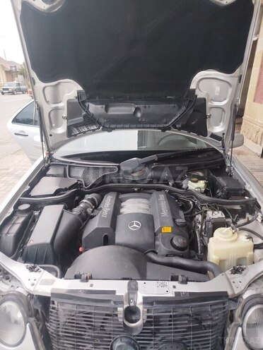 Mercedes E 240 1997, 360,000 km - 2.4 l - Saatlı
