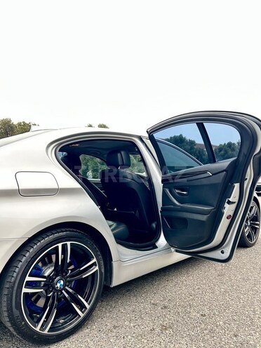 BMW 528 2014, 290,000 km - 2.0 л - Bakı