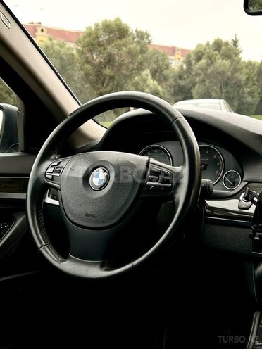 BMW 528 2014, 290,000 km - 2.0 л - Bakı
