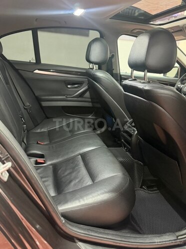 BMW 528 2015, 298,000 km - 2.0 л - Bakı