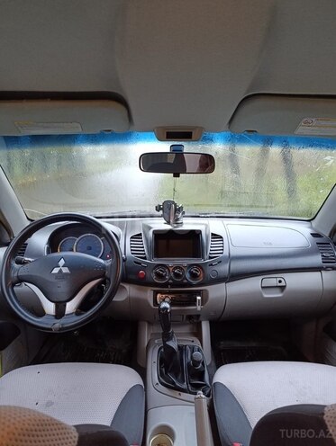 Mitsubishi L200 2007, 374,000 km - 2.5 л - Quba