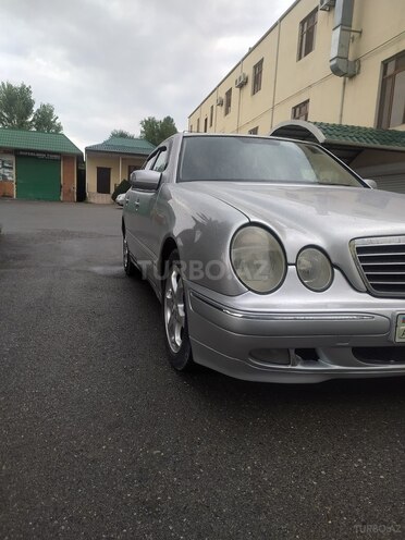 Mercedes E 220 2000, 355,000 km - 2.2 l - Şəki