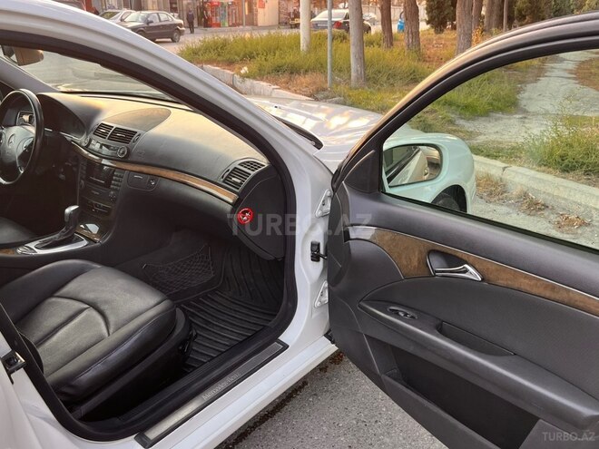 Mercedes E 220 2004, 350,000 km - 2.2 л - Sumqayıt