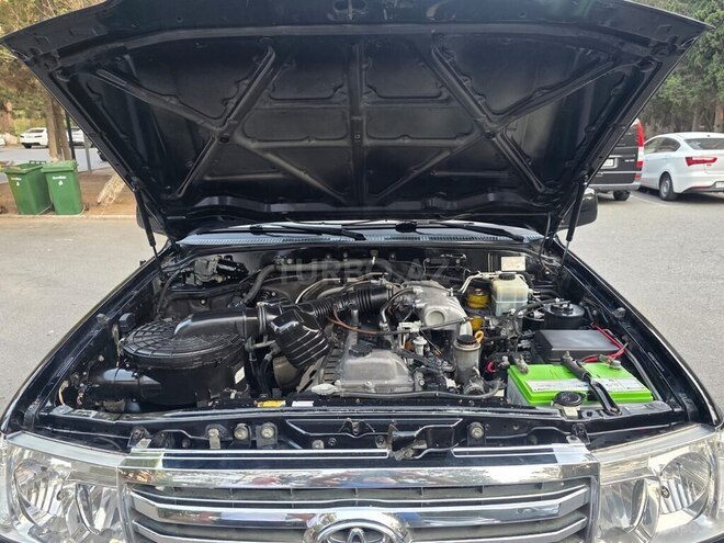 Toyota Land Cruiser 2004, 328,231 km - 4.5 l - Quba