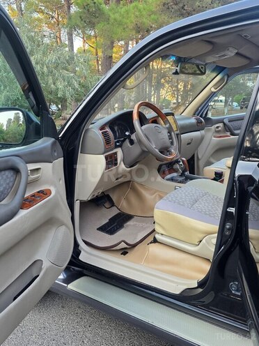 Toyota Land Cruiser 2004, 328,231 km - 4.5 l - Quba