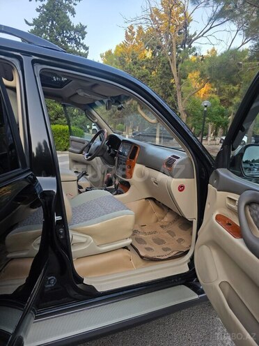 Toyota Land Cruiser 2004, 328,231 km - 4.5 l - Quba