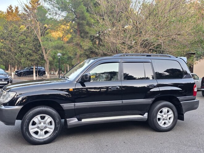 Toyota Land Cruiser 2004, 328,231 km - 4.5 l - Quba
