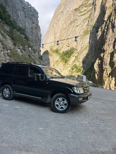 Toyota Land Cruiser 2004, 328,231 km - 4.5 l - Quba
