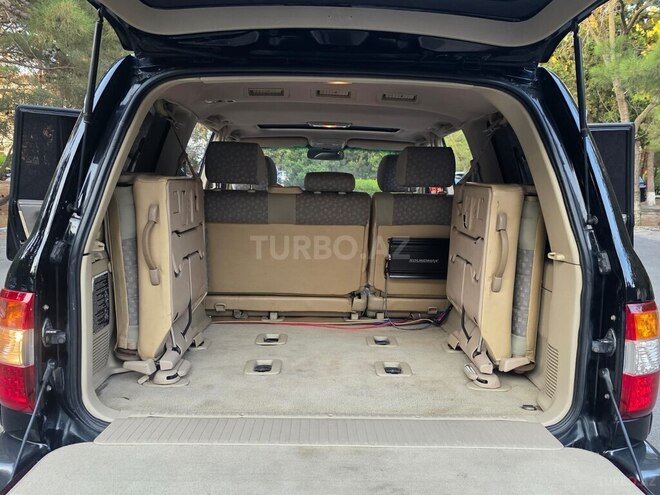 Toyota Land Cruiser 2004, 328,231 km - 4.5 l - Quba