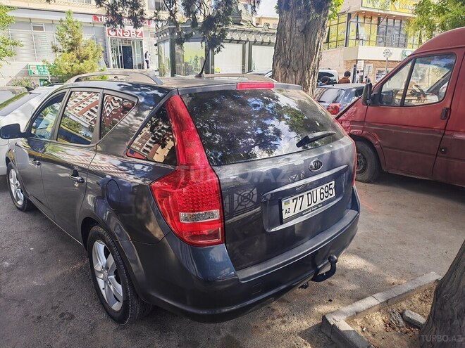 Kia  2010, 330,000 km - 1.4 l - Bakı