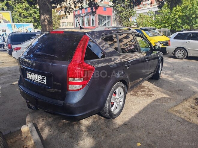 Kia  2010, 330,000 km - 1.4 l - Bakı