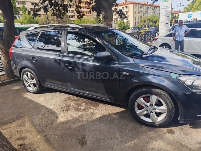 Kia  2010, 330,000 km - 1.4 l - Bakı