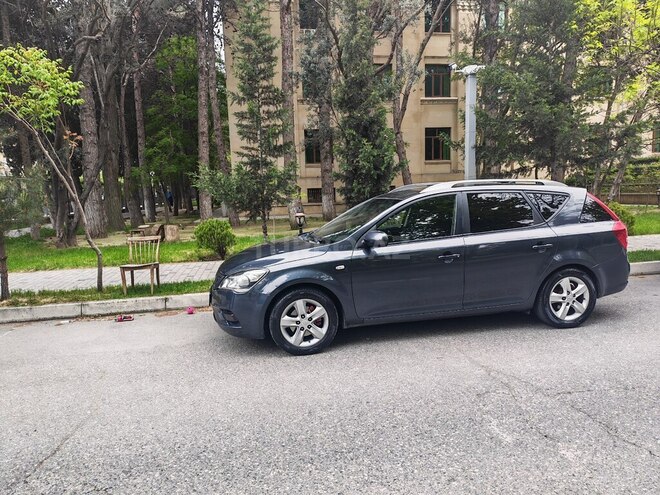 Kia  2010, 330,000 km - 1.4 l - Bakı