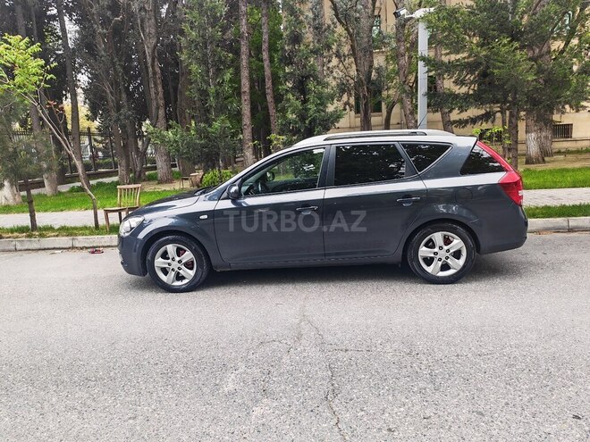 Kia  2010, 330,000 km - 1.4 l - Bakı