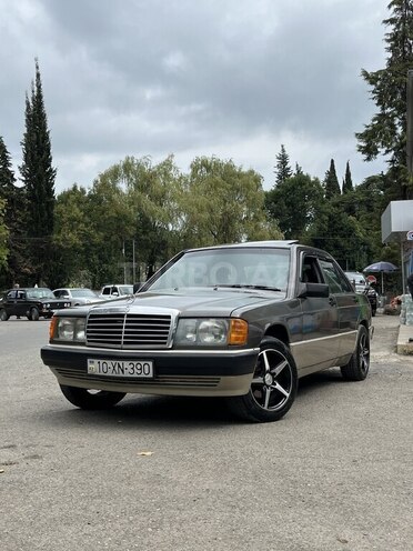Mercedes 190 1989, 360,000 km - 2.0 л - Astara