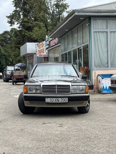 Mercedes 190 1989, 360,000 km - 2.0 л - Astara