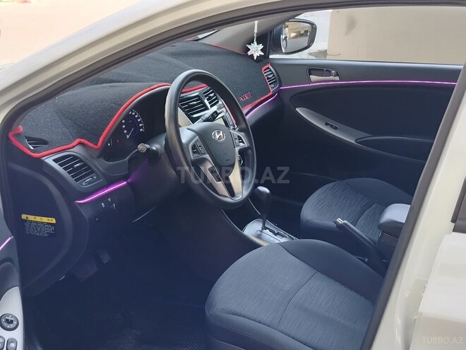 Hyundai Accent 2015, 153,000 km - 1.6 л - Bakı