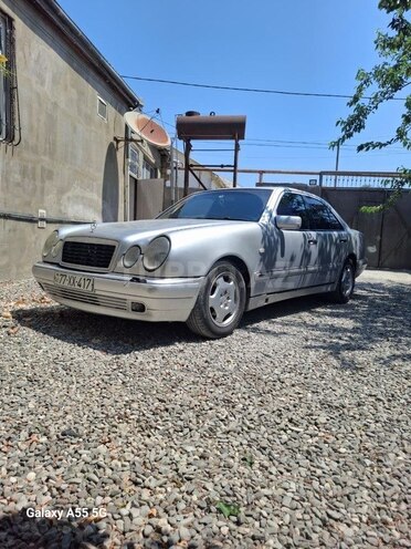 Mercedes E 200 1998, 466,000 km - 2.2 л - Bakı