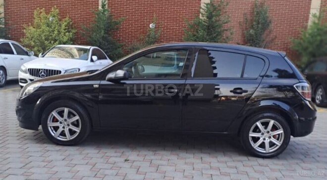 Opel Astra 2009, 250,000 km - 1.4 л - Zaqatala