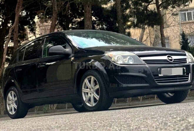 Opel Astra 2009, 250,000 km - 1.4 л - Zaqatala