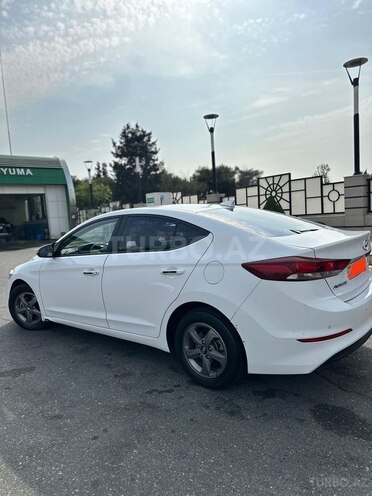 Hyundai Avante 2017, 210,000 km - 1.6 л - Bakı