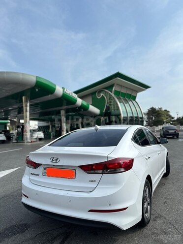 Hyundai Avante 2017, 210,000 km - 1.6 л - Bakı