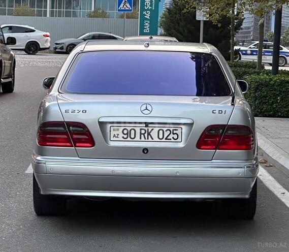 Mercedes E 270 2000, 335,000 km - 2.7 л - Bakı