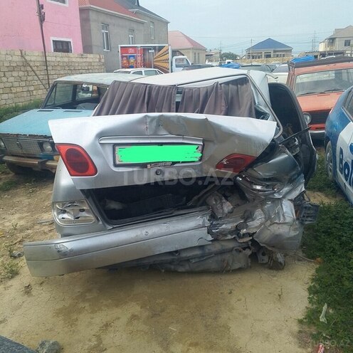 Mercedes E 220 1998, 630,000 km - 2.2 l - Bakı