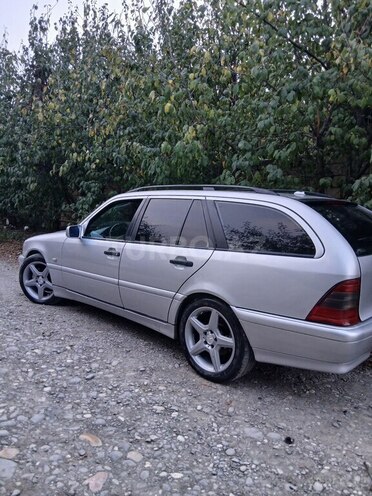 Mercedes C 240 1998, 320,000 km - 2.4 л - Quba