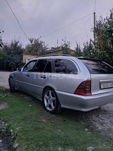 Mercedes C 240 1998, 320,000 km - 2.4 л - Quba