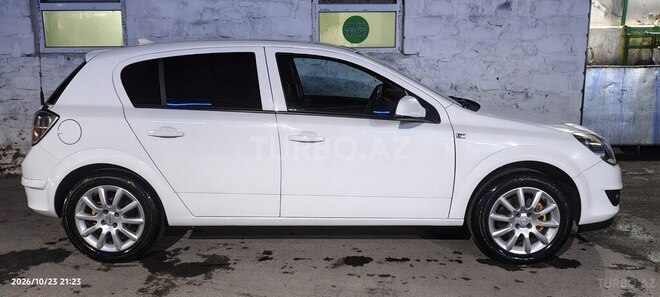 Opel Astra 2009, 270,000 km - 1.4 l - Şəki