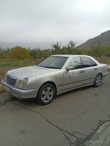 Mercedes E 230 1996, 300,000 km - 2.3 л - Ordubad