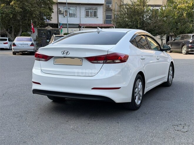 Hyundai Elantra 2017, 200,000 km - 2.0 l - Bakı