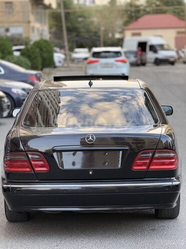 Mercedes E 280 2001, 230,214 km - 2.8 l - Bakı