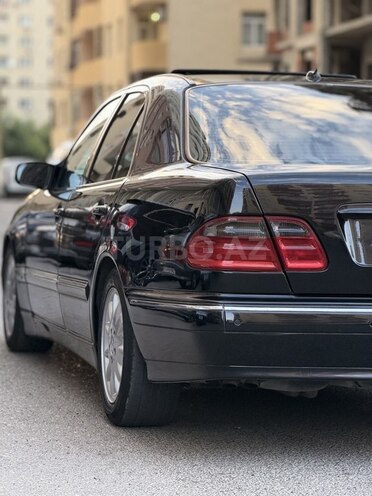 Mercedes E 280 2001, 230,214 km - 2.8 l - Bakı