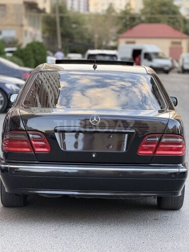 Mercedes E 280 2001, 230,214 km - 2.8 l - Bakı